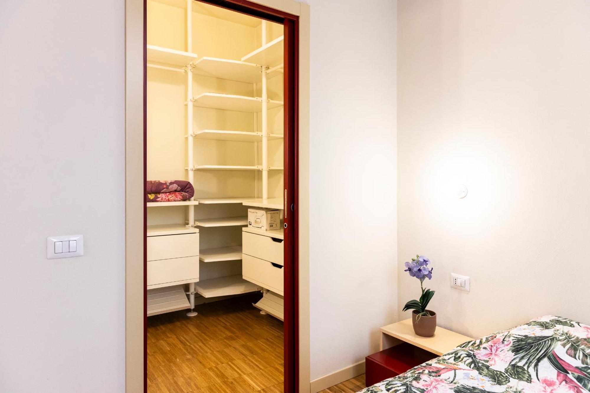 Easy Central Flat, Milan